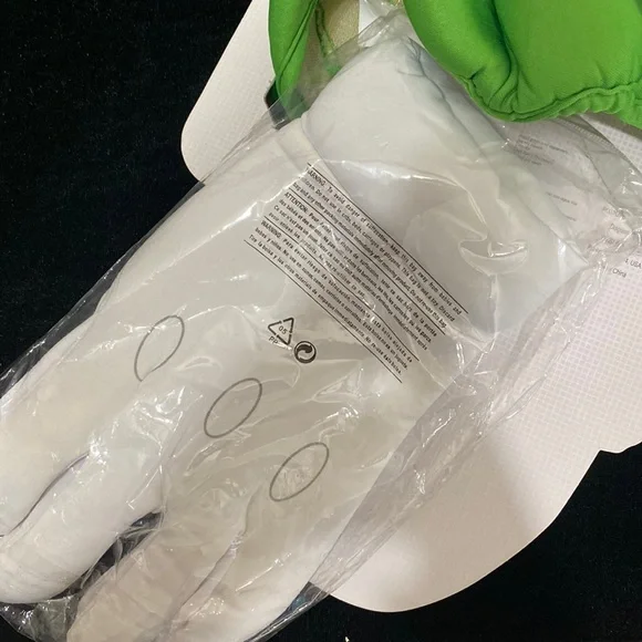 Nintendo Luigi accesories - Picture 4 of 7